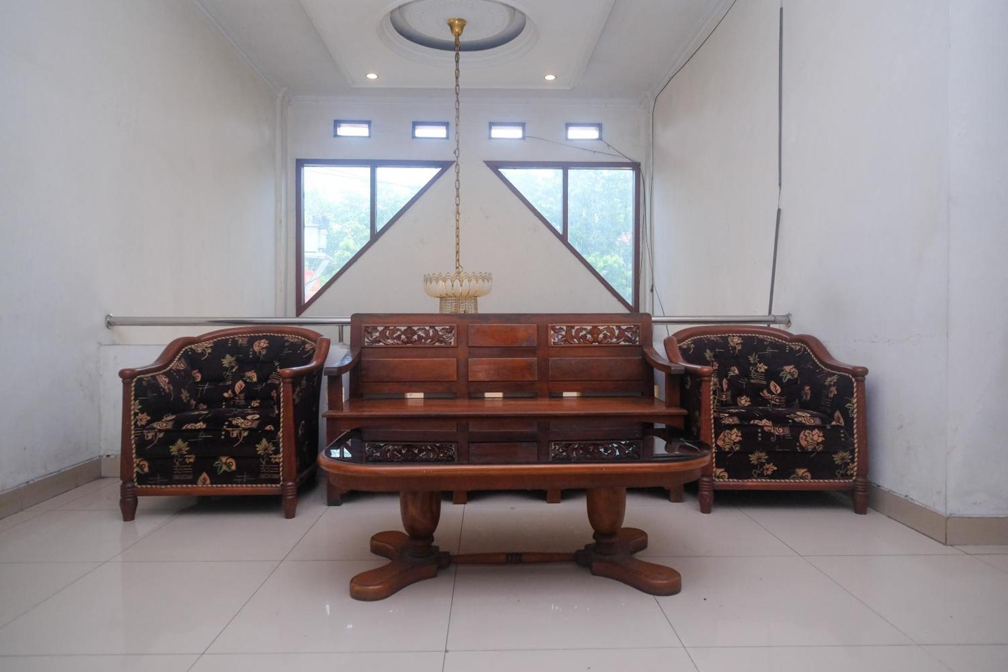 Urbanview Hotel Pondok Anggun Yogyakarta By Reddoorz Maguwo Luaran gambar