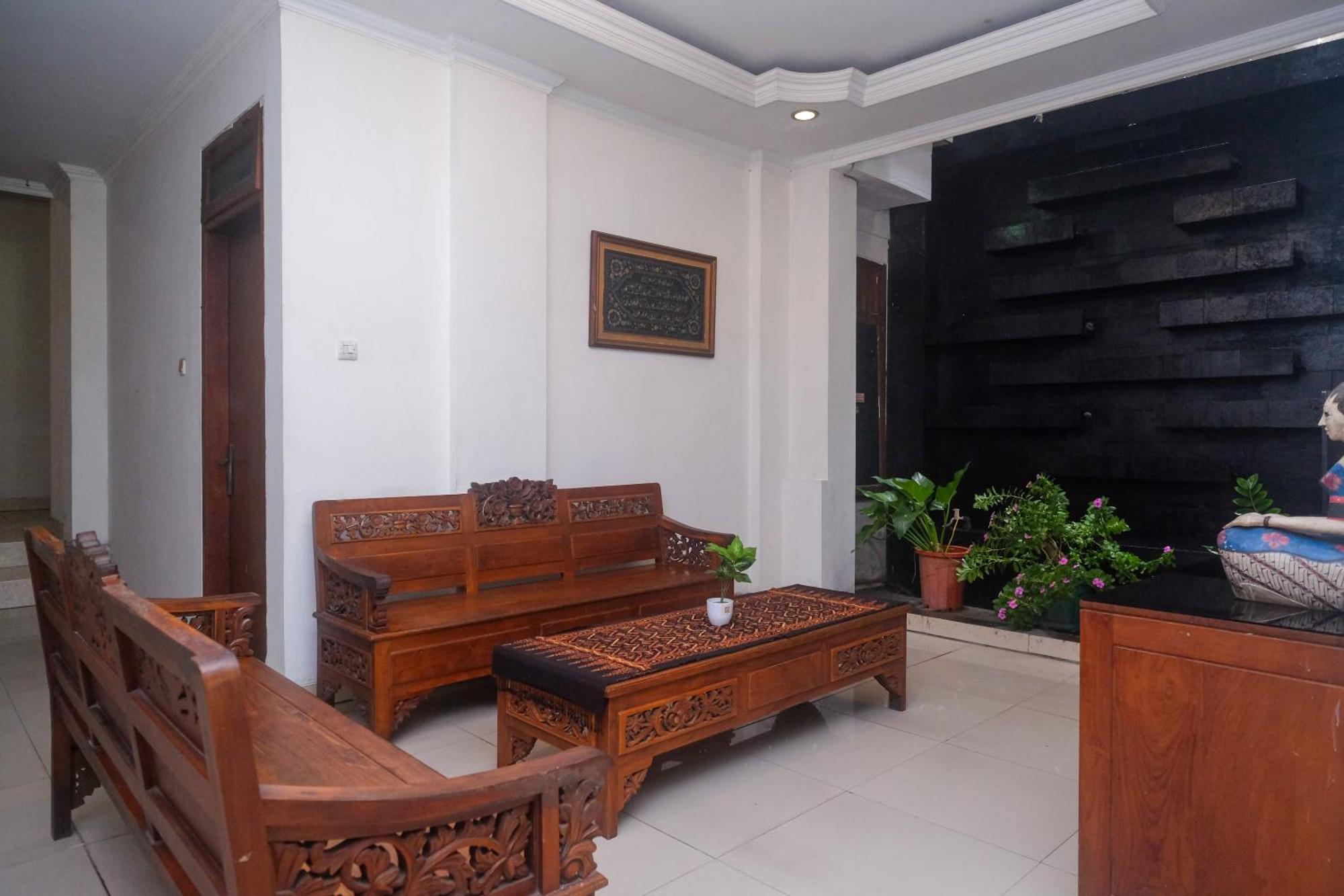 Urbanview Hotel Pondok Anggun Yogyakarta By Reddoorz Maguwo Luaran gambar