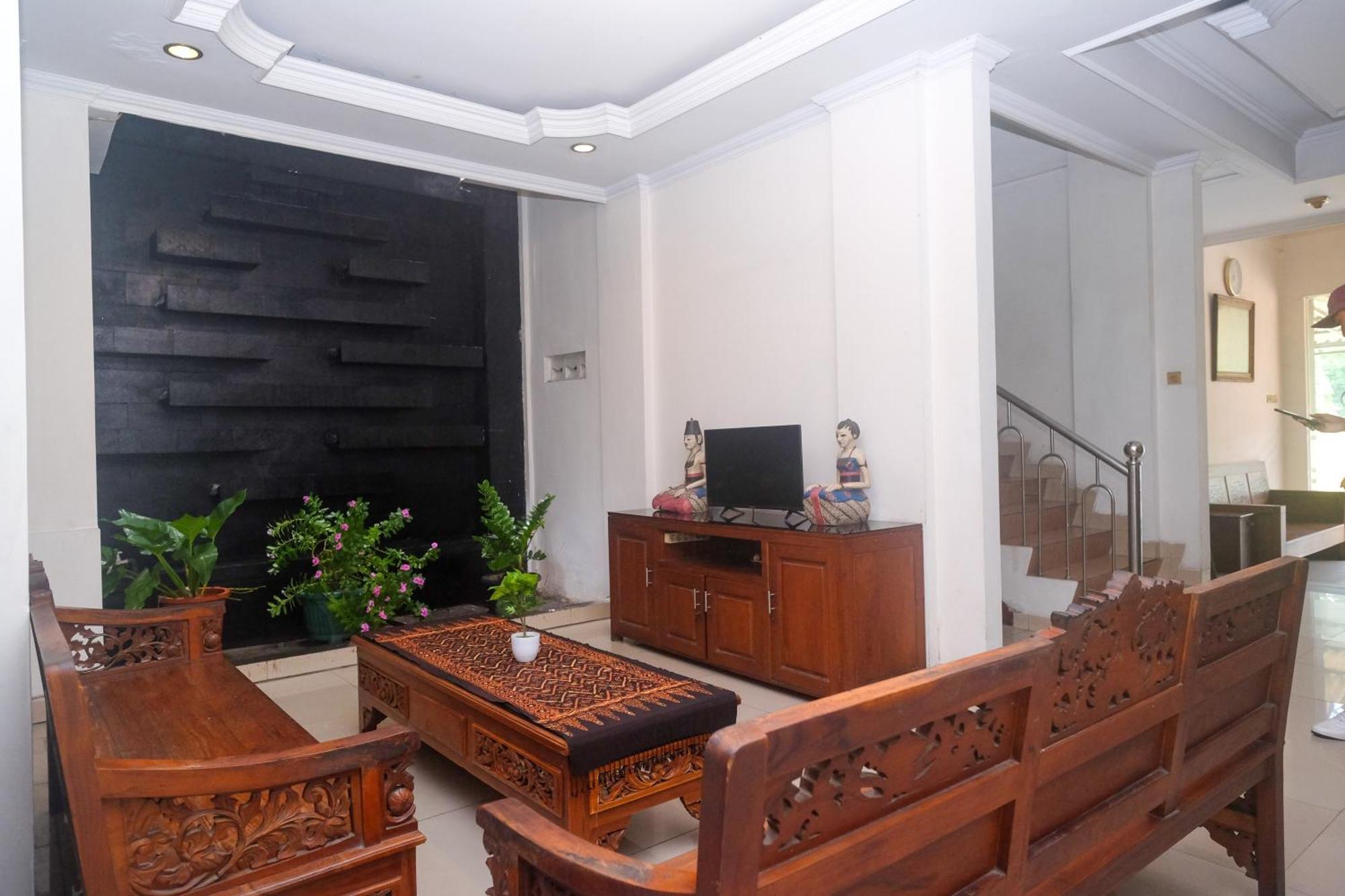 Urbanview Hotel Pondok Anggun Yogyakarta By Reddoorz Maguwo Luaran gambar