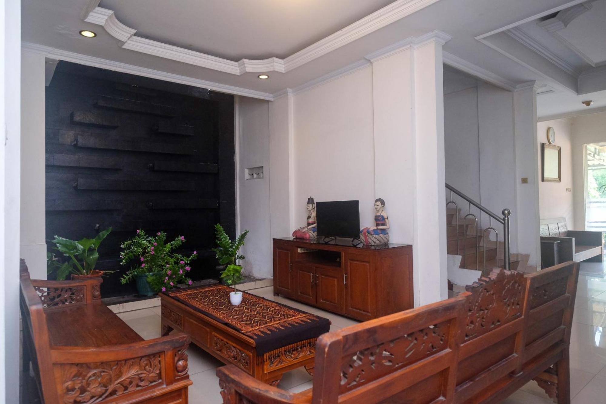 Urbanview Hotel Pondok Anggun Yogyakarta By Reddoorz Maguwo Luaran gambar