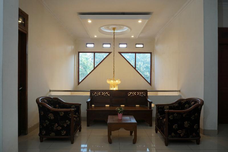 Urbanview Hotel Pondok Anggun Yogyakarta By Reddoorz Maguwo Luaran gambar